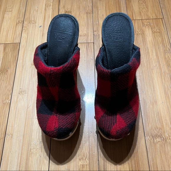 WOOLRICH Red & Black Wool Plaid Platform Clogs Size 7 - Picture 3 of 13